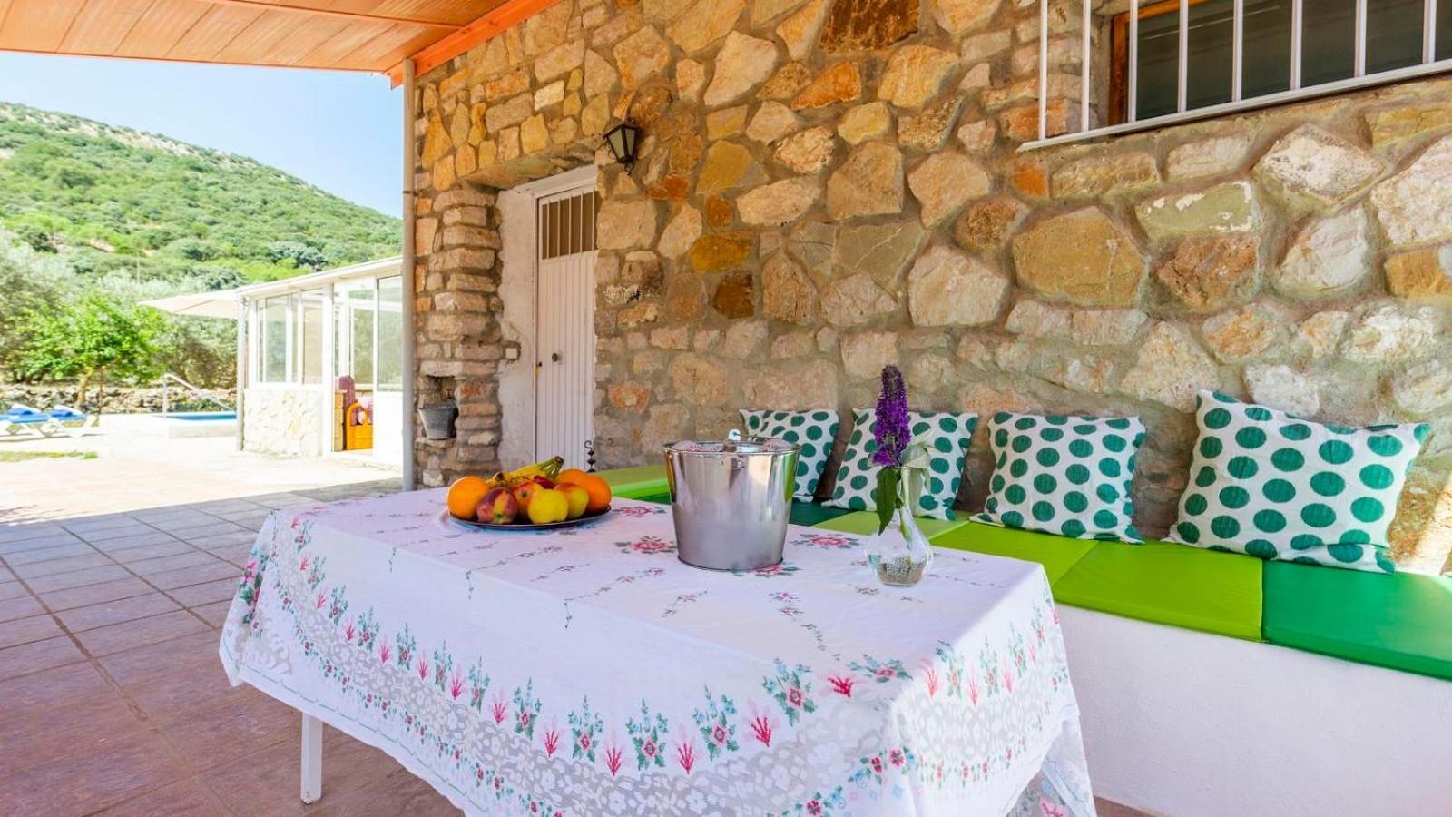 Casa Rural El Ciruelo Loco Alfarnate By Ruralidays Alfarnatejo Eksteriør billede